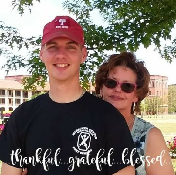 Meet your Posher, Tori - Picture 1 of 1